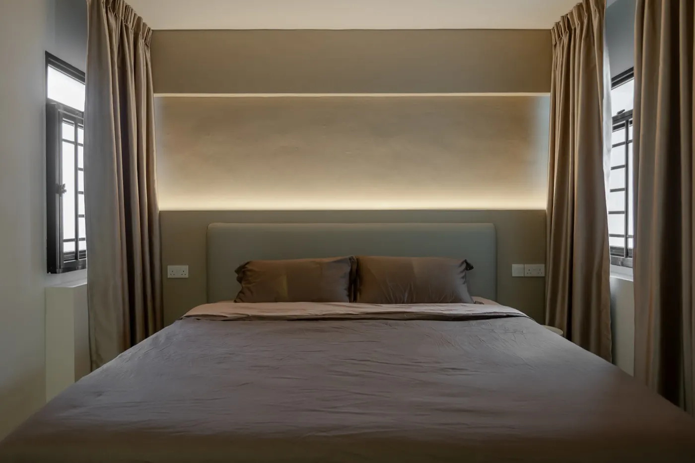 Master bedroom with lit headboard panel, 290C Compassvale