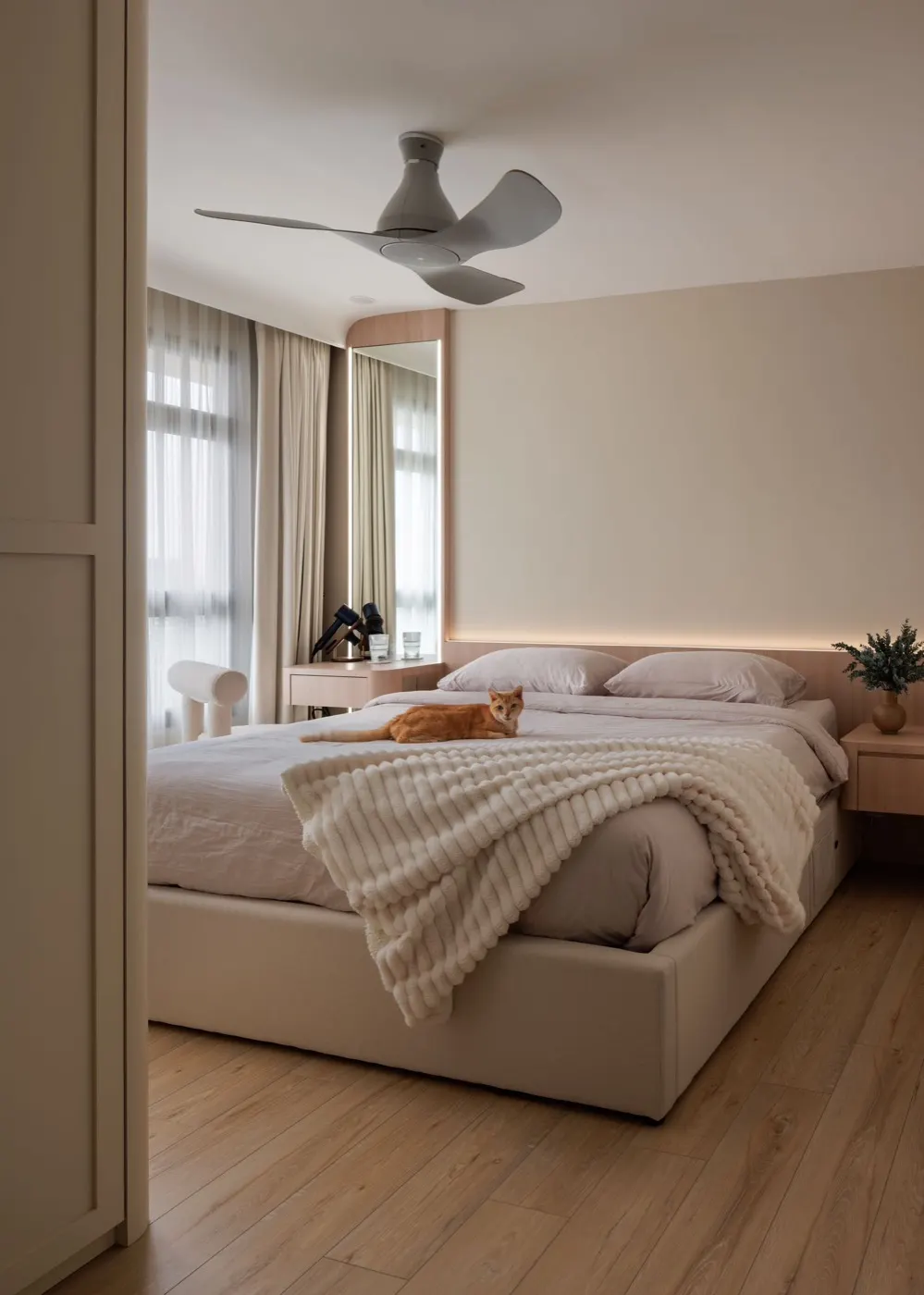 Master bedroom in soft neutrals, 265A Kim Keat